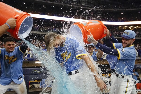 Cubs brewers new arrivals